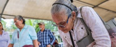 Impulsa Santiago certeza patrimonial con entrega de testamentos a bajo costo