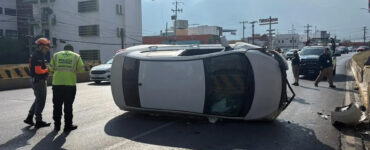 Un accidente automovilístico en Avenida Revolución causó que un joven resultara lesionado, generando tráfico en Monterrey.