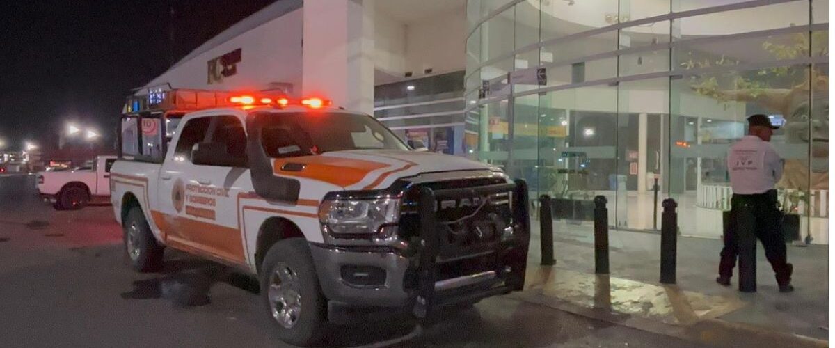 Un incendio en un cine de Juárez, Nuevo León, obligó a evacuar a los asistentes de manera segura y rápida.