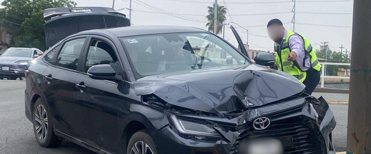 Un accidente en San Nicolás de los Garza provocó tres lesionados, destacando entre ellos dos ciudadanos chinos. Conoce los detalles.