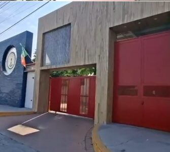 Un tiroteo en el Colegio María Montessori de Monclova desata una intensa movilización y pánico en la localidad.