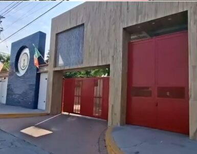 Un tiroteo en el Colegio María Montessori de Monclova desata una intensa movilización y pánico en la localidad.