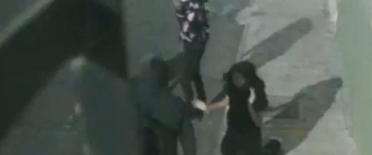 Un violento asalto a dos jóvenes en la colonia Santa María alarmó a Puebla justo antes de la Feria.