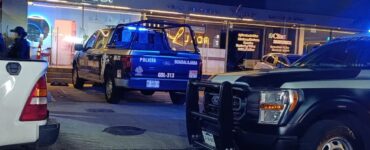 Un hombre agredió a una mujer de 87 años en Guadalajara, y un menor intervino para ayudarla en un conflicto por renta.