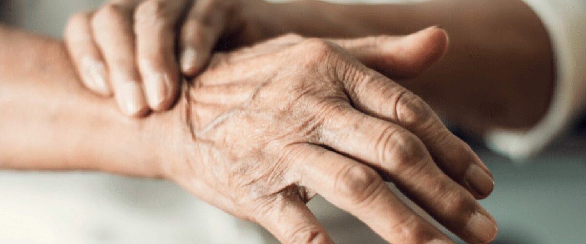 La Enfermedad de Parkinson crece preocupantemente en México, revelando la necesidad de diagnósticos oportunos para la población adulta.