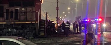 Un trágico accidente involucra a un transporte de personal y deja numerosos heridos en Saltillo. Descubre los detalles.