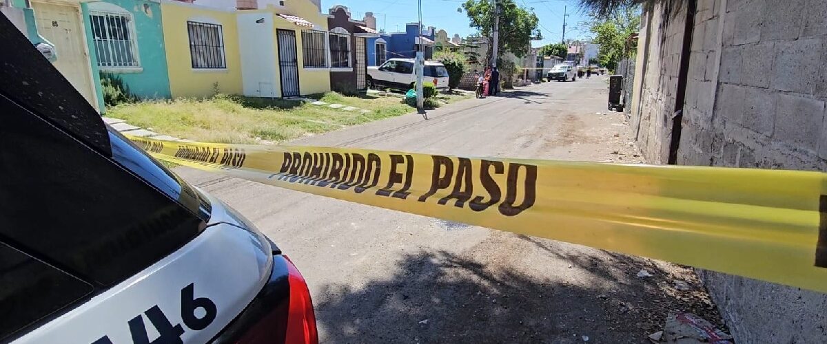 El hallazgo de un cuerpo embolsado en Tlajomulco ha causado gran impacto en la población local y autoridades.