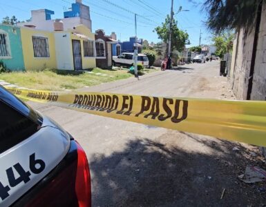 El hallazgo de un cuerpo embolsado en Tlajomulco ha causado gran impacto en la población local y autoridades.