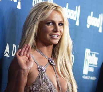 Los extraños comportamientos de Britney Spears en un restaurante de Los Ángeles desatan el caos entre los comensales del lugar.