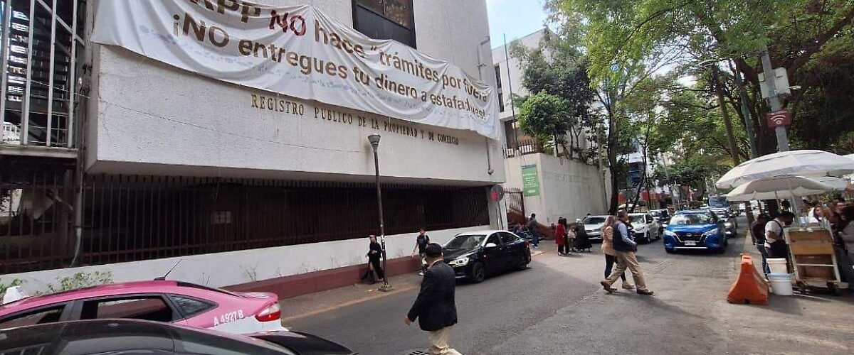 Más de 17 mil millones de pesos en mordidas afectan la economía de los mexicanos, revela Inegi.