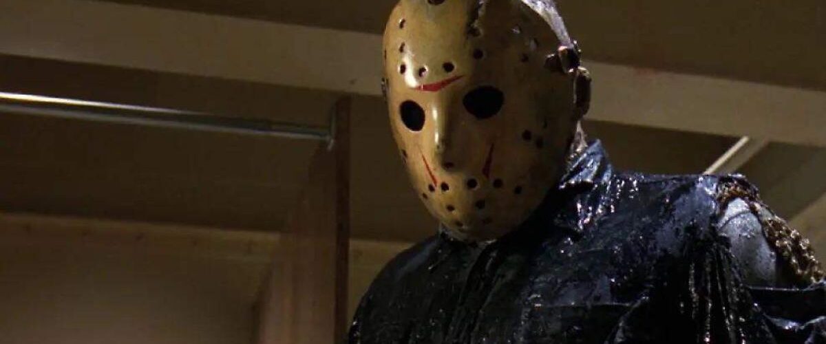Descubre todos los detalles sobre Crystal Lake, la emocionante precuela de Viernes 13 que aterriza en Peacock.