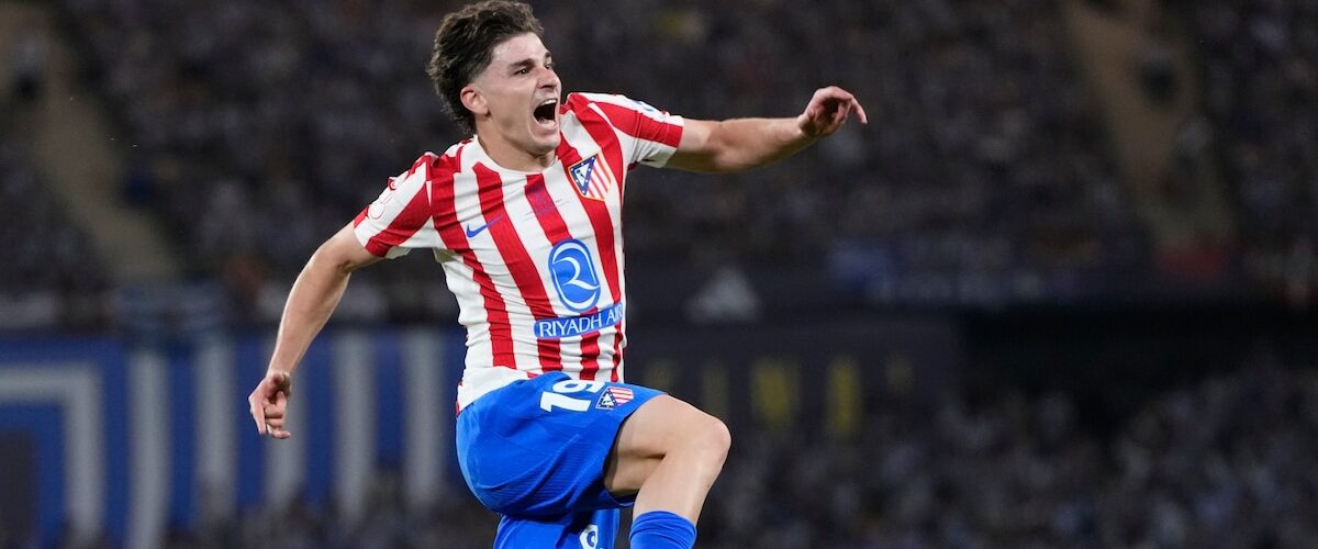 El PSG hace una tentadora oferta al Atlético de Madrid por Julián Álvarez, con un salario impresionante para el jugador.