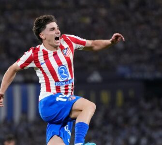 El PSG hace una tentadora oferta al Atlético de Madrid por Julián Álvarez, con un salario impresionante para el jugador.