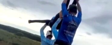 Una mujer pierde la vida en un salto de bungee en Brasil, accidentemente arrojada desde un puente de 30 metros.