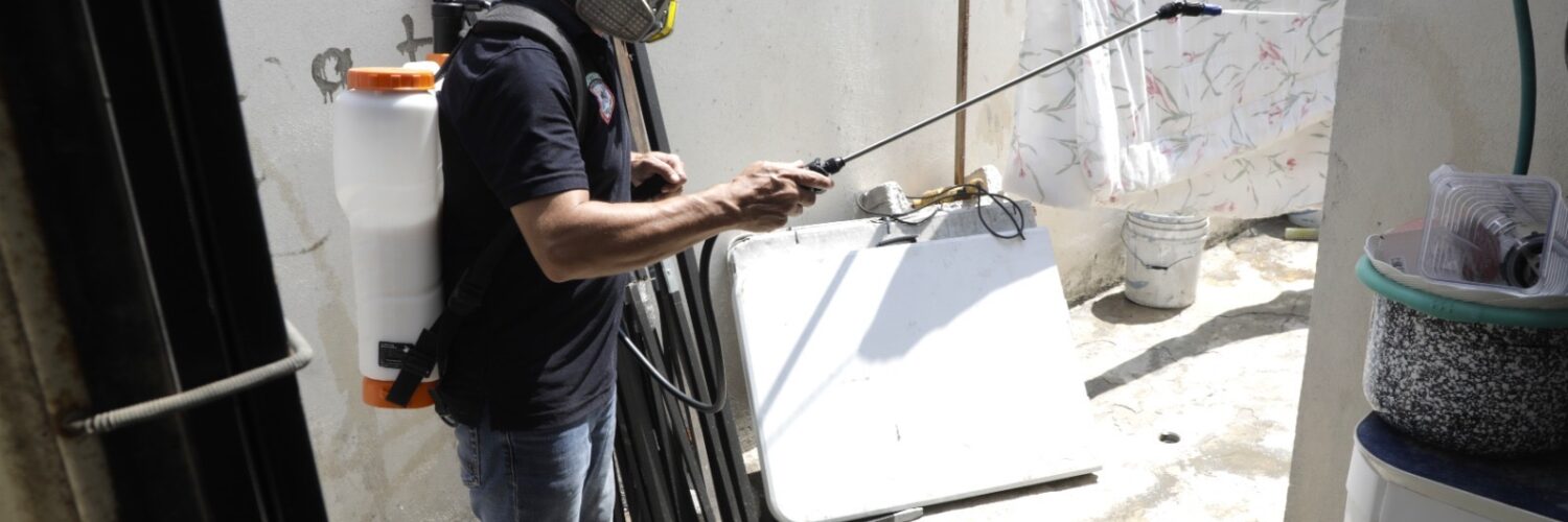 El Gobierno de Escobedo implementa brigadas de fumigación y limpieza para combatir el dengue y otras plagas en la región.
