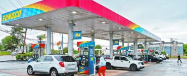 La caída en los precios de la gasolina en Estados Unidos genera preocupación ante nuevas tensiones geopolíticas en Oriente Medio.