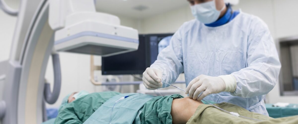 Una innovadora técnica puede aliviar el dolor y mejorar la función en pacientes con artrosis de rodilla resistente a tratamientos.