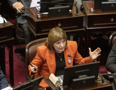 El desplante de Bullrich a Milei desata desconfianza en el bloque libertario y tensiones en el oficialismo.
