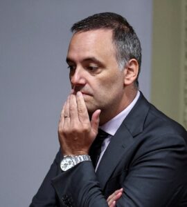 El jefe de Gabinete, Adorni, reporta ganancias de USD 513.000 en Bitcoin en medio de sospechas de enriquecimiento ilícito.