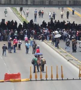 Los restauranteros de la CDMX alertan sobre las consecuencias de la CNTE en sus negocios y piden atención urgente.