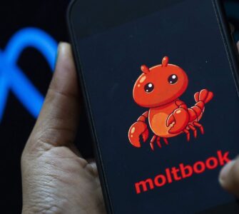Descubre Moltbook, la primera red social exclusiva de robots, donde los humanos solo son observadores.