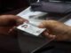 Las nuevas credenciales del INE destacan por su innovador diseño y elementos de seguridad que previenen falsificaciones.