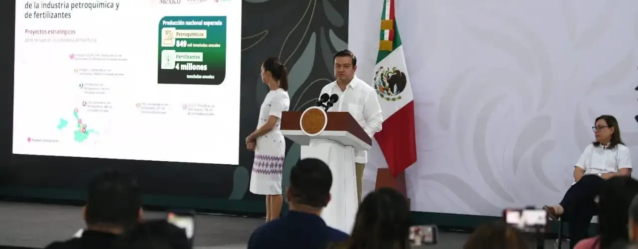 El director de Pemex buscará fortalecer la relación con Petrobras en Brasil, mientras Sheinbaum se queda en México.