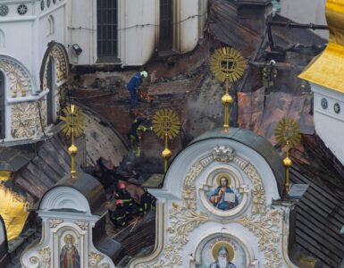 Los recientes bombardeos rusos han impactado a Kiev, afectando la catedral histórica en medio de tensiones globales.