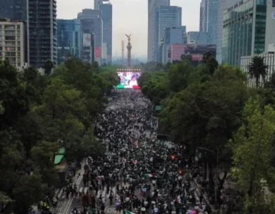 Festejos por la victoria de la Selección Nacional resultan en una tragedia con tres fallecidos, impactando a la capital.