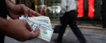 Analizamos las proyecciones del tipo de cambio oficial y su impacto en la economía actual.
