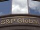 La agencia S&P reafirma su calificación AA+ para EUA, sinalando estabilidad y pronósticos de crecimiento a largo plazo.