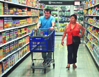 La confianza del consumidor en México mostró un ligero crecimiento en junio, sugiriendo optimismo entre los compradores en periodo mundialista.