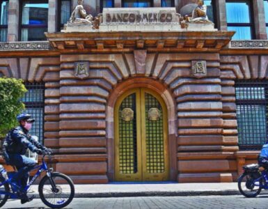 El Banco de México implementa nuevas reglas para la compra de valores gubernamentales, aumentando su operatividad en el mercado secundario.