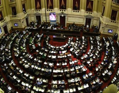 La Cámara de Diputados aprobó el proyecto Súper RIGI y acuerdos con holdouts, marcando un paso significativo en la economía argentina.