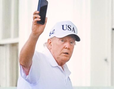La amenaza de Trump con un arancel del 100% impacta a Europa tras nuevo acuerdo comercial sobre servicios digitales.