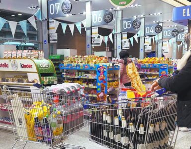 El ministro de economía argentino, Luis Caputo, asegura que la inflación continuará su tendencia a la baja en el país.