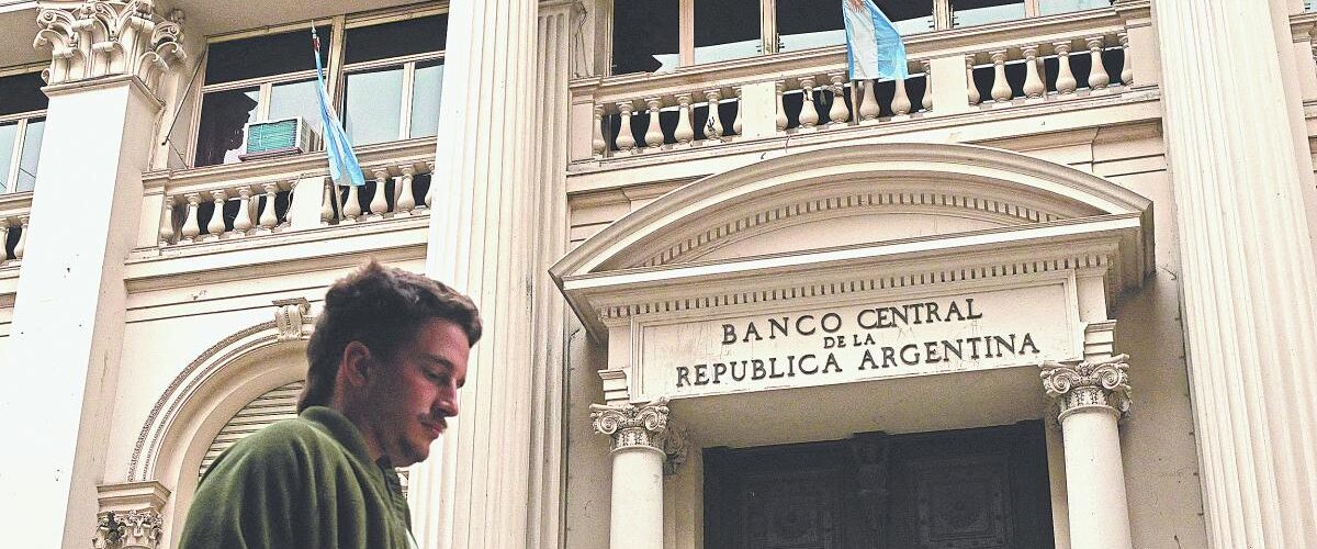 La reforma impulsada por Milei busca garantizar la estabilidad monetaria y finalizar el financiamiento del déficit fiscal.