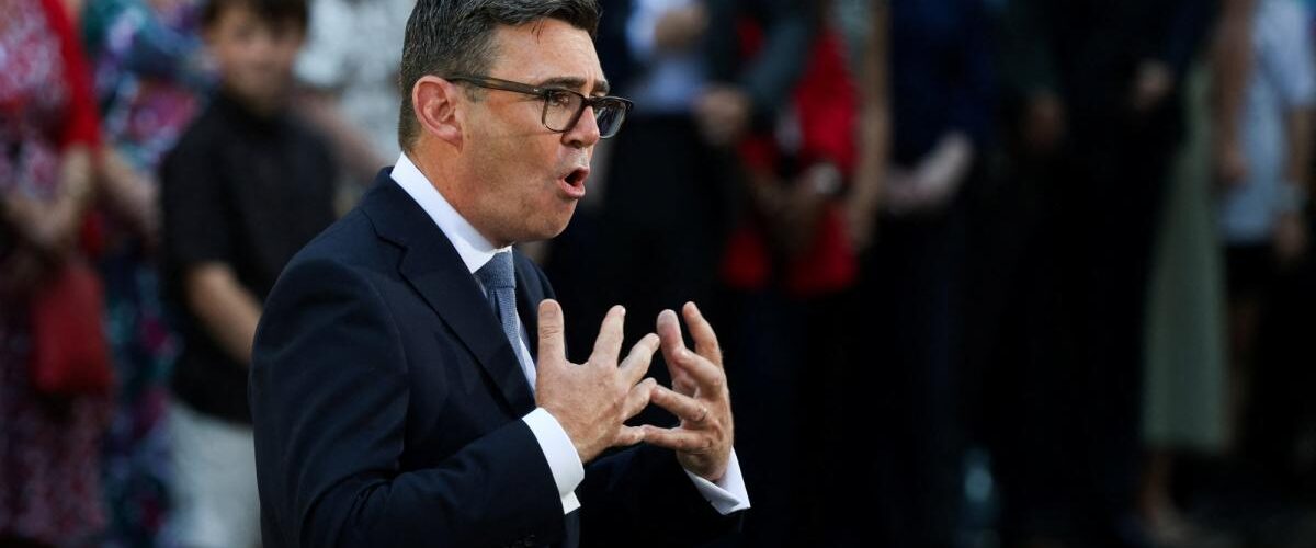 El primer ministro Andy Burnham destaca su enfoque en reducir el costo de vida, sumando apoyos para la cultura y música.