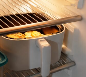 Una situación curiosa en la cocina se vuelve viral luego de que un joven guardara su comida de manera peculiar.