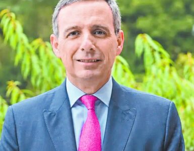 El ministro de Hacienda designado anunciará su plan de ajuste fiscal, vital para Colombia, en septiembre.
