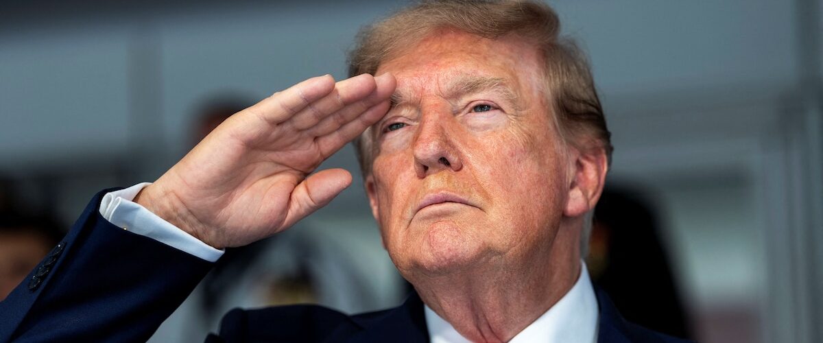 Medidas financieras de EE. UU. afectan el comercio global mientras se busca aislar a Irán por instrucciones de Trump.