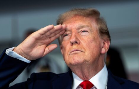 Medidas financieras de EE. UU. afectan el comercio global mientras se busca aislar a Irán por instrucciones de Trump.
