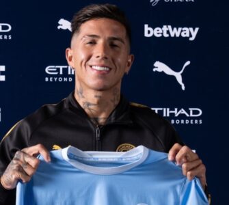 Descubre la sorprendente respuesta de Erling Haaland al enterarse del fichaje de Enzo Fernández por el Manchester City.