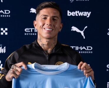 Descubre la sorprendente respuesta de Erling Haaland al enterarse del fichaje de Enzo Fernández por el Manchester City.