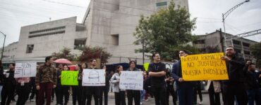 La Secretaría de Salud toma medidas urgentes tras brote de salmonela, incluyendo reembolsos a médicos y otros acuerdos.