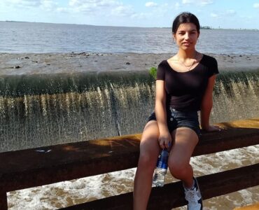 La trágica muerte de Cecilia Lazcano ha desatado conversaciones sobre la violencia juvenil y posibles sospechosos en Corrientes.