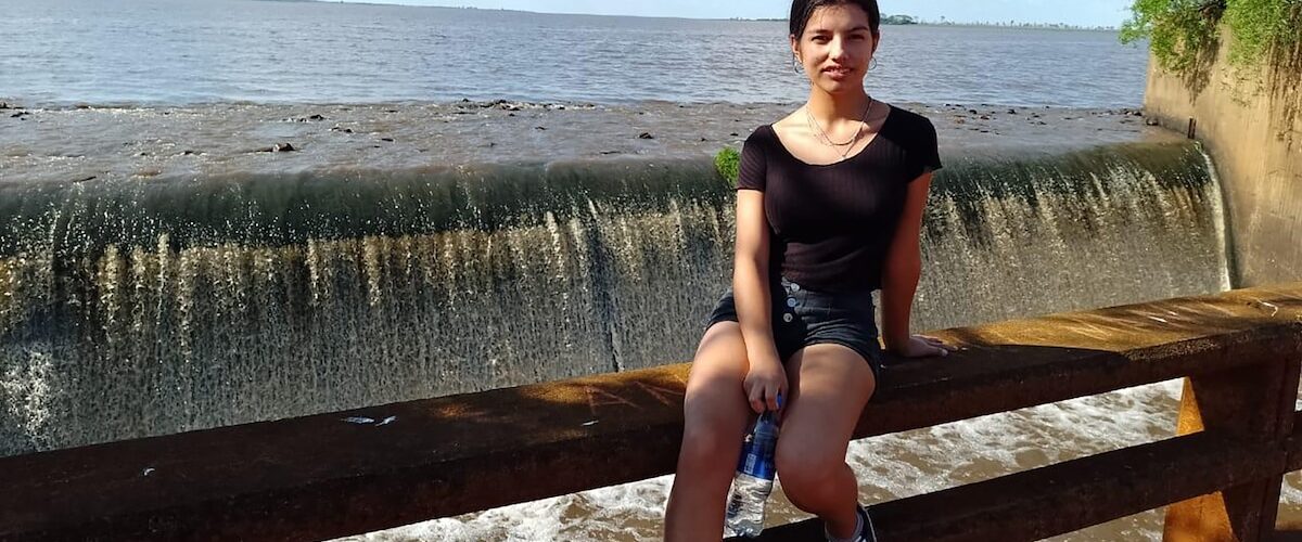 La investigación en torno al asesinato de Cecilia Lazcano revela conexiones inquietantes y sospechosos en su entorno.