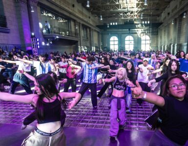 Descubre cómo Back Koo Young está transformando el K-pop y conectando culturas a través de coreografías virales.
