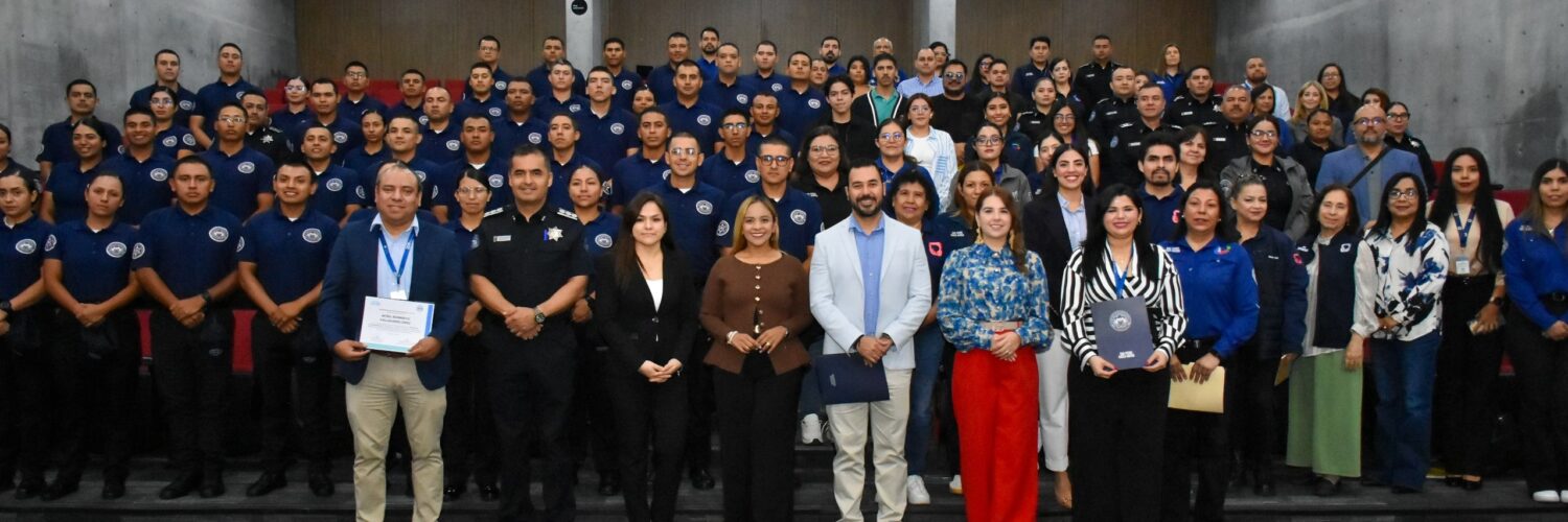 Más de 100 policías y funcionarios de San Pedro se capacitan en mediación, buscando fortalecer la cultura de paz en la comunidad.