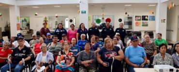 Las pláticas en San Pedro buscan prevenir fraudes y extorsiones telefónicas, brindando herramientas útiles a los mayores.